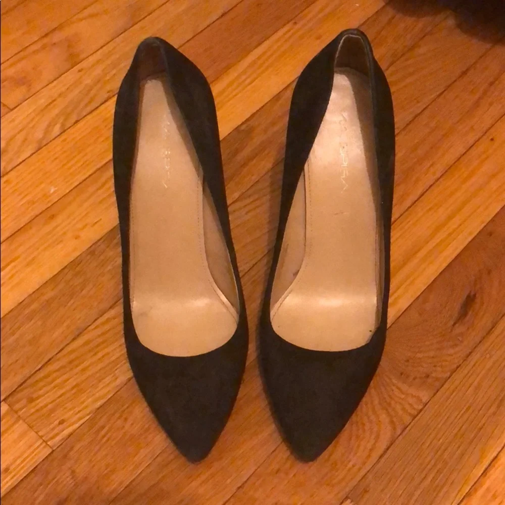 Via Spiga Classic Black Heels - Picture 10 of 12